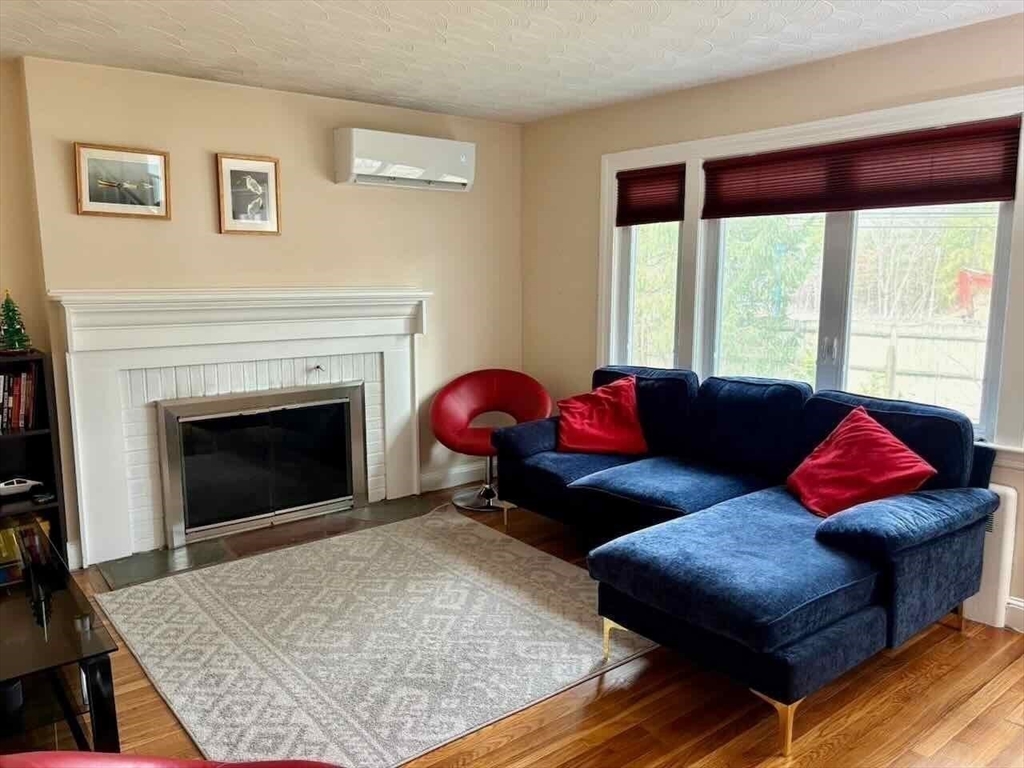 687 Boston Post Road Sudbury, MA 01776 - Photo 7 of 24