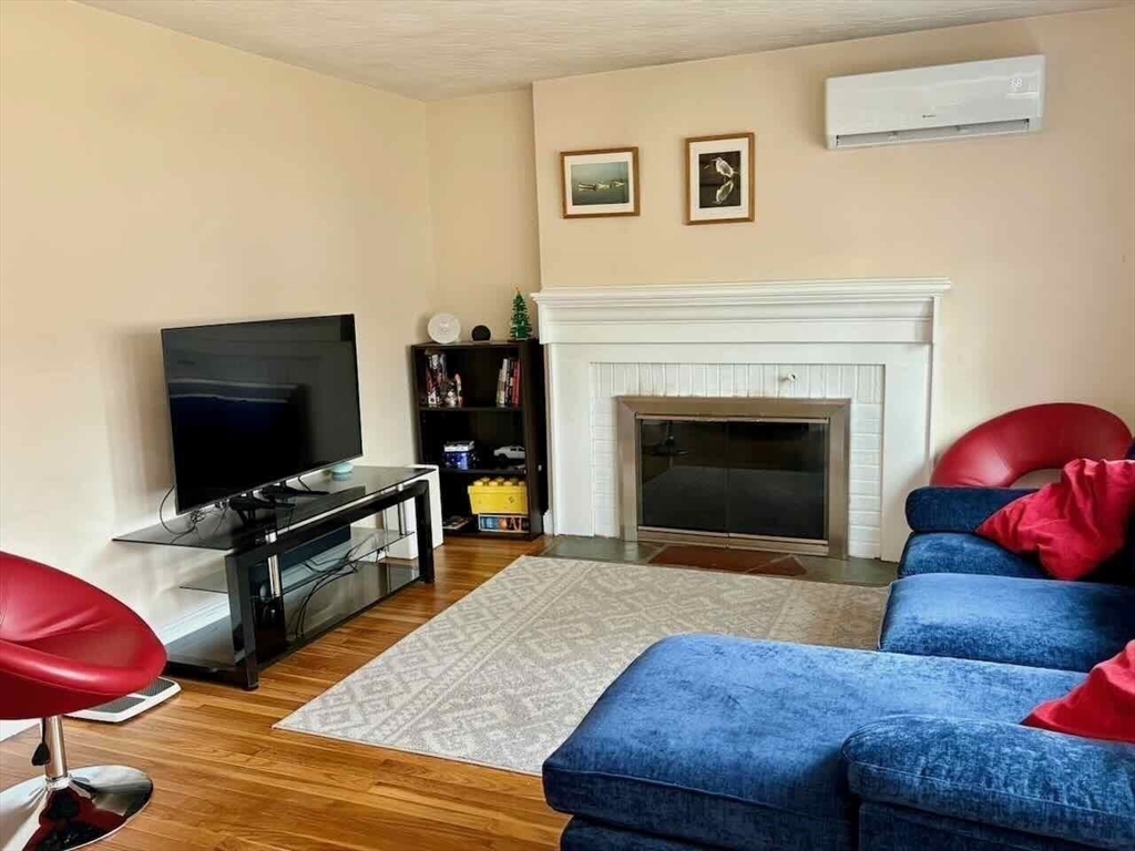 687 Boston Post Road Sudbury, MA 01776 - Photo 8 of 24