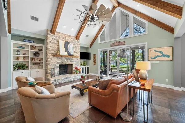 $1,295,000 | 892 Waters Edge Drive, Corsicana, TX 75109