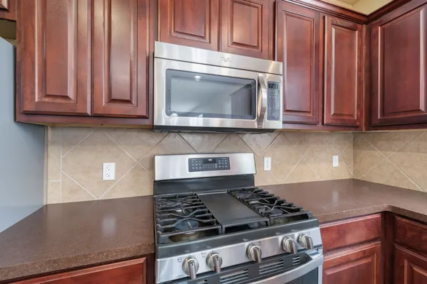 $2,295 | 2405 Kapalua Place, Pflugerville, TX 78660