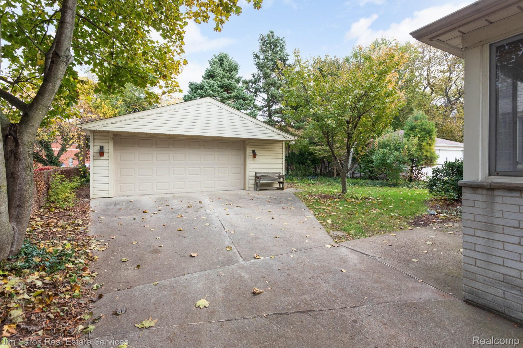 1680 Fairholme Road Grosse Pointe, MI 48236 - Photo 28 of 29 7.jpg
