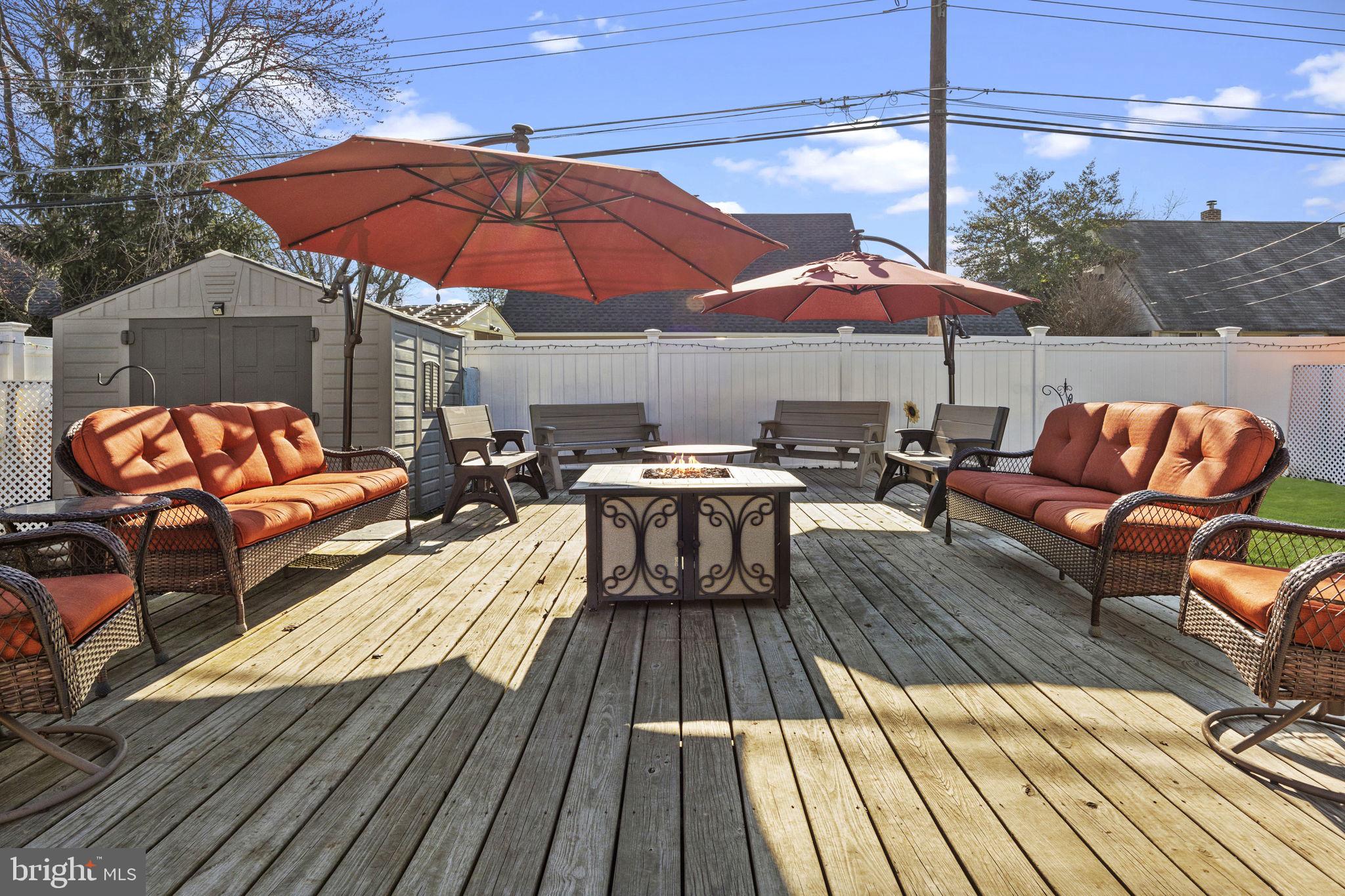 23 Grapevine Road Levittown, PA 19057 - Photo 23 of 25 Lounge area