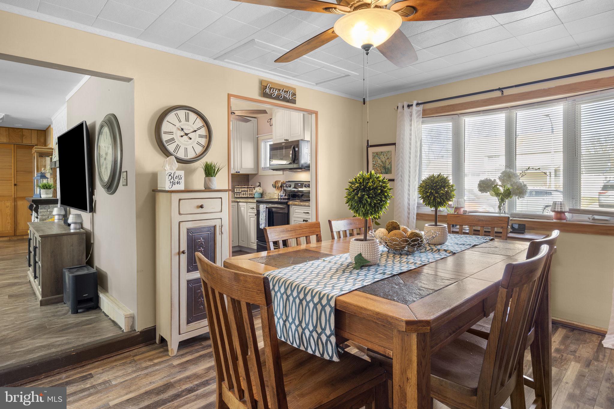 23 Grapevine Road Levittown, PA 19057 - Photo 7 of 25 Dining room with Bay Window