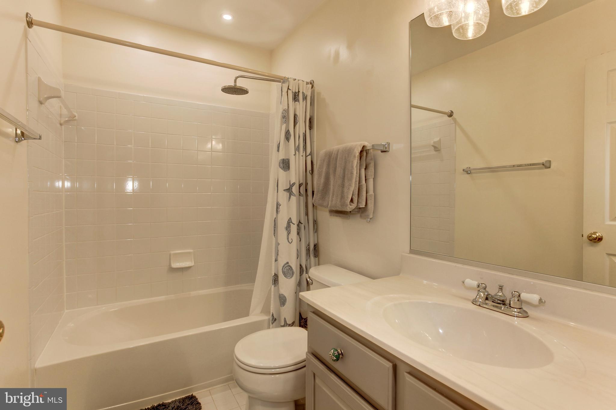 1259 Wild Hawthorn Way Reston, VA 20194 - Photo 18 of 39 Gallery Image 18