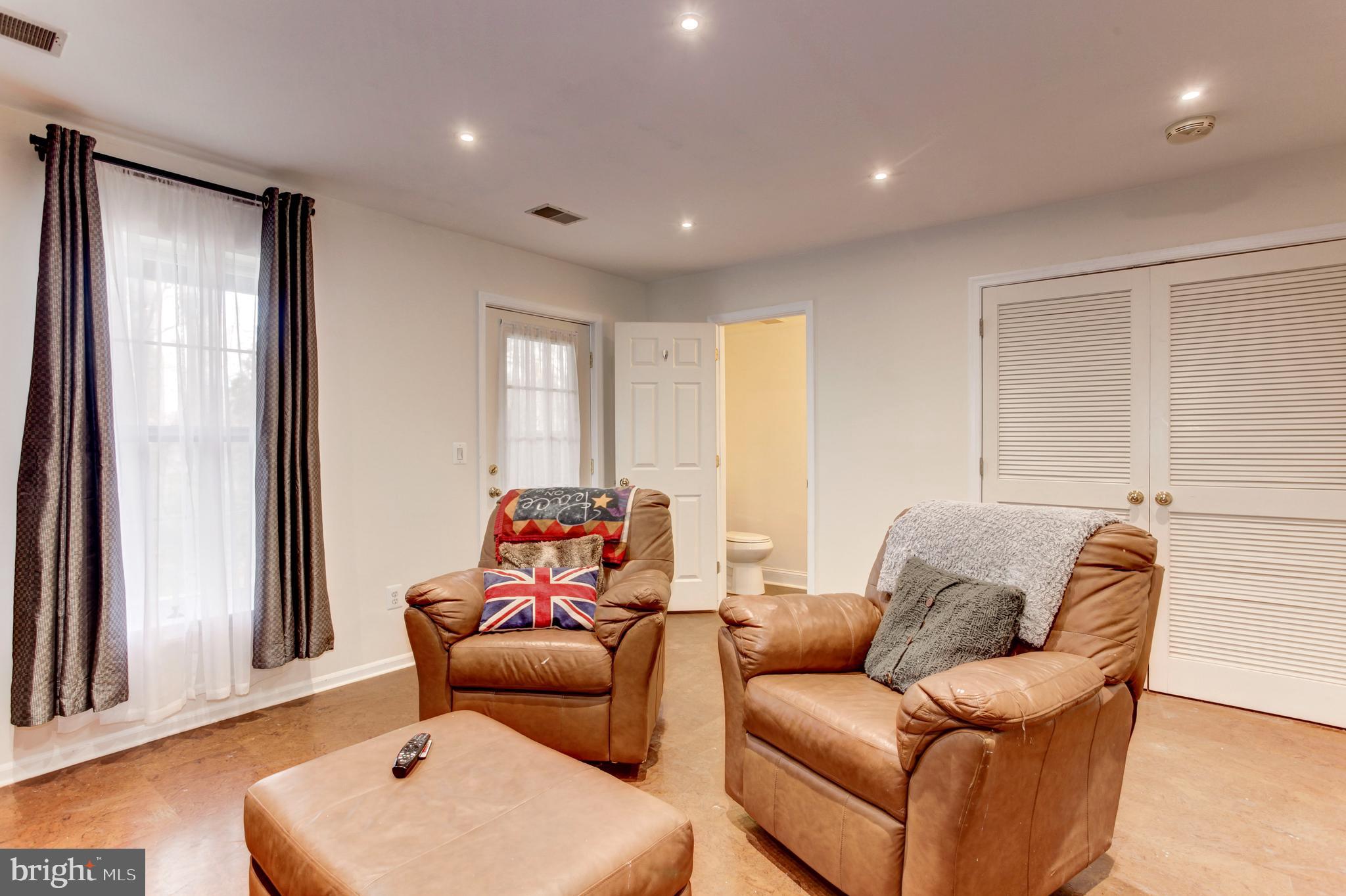 1259 Wild Hawthorn Way Reston, VA 20194 - Photo 28 of 39 Gallery Image 28