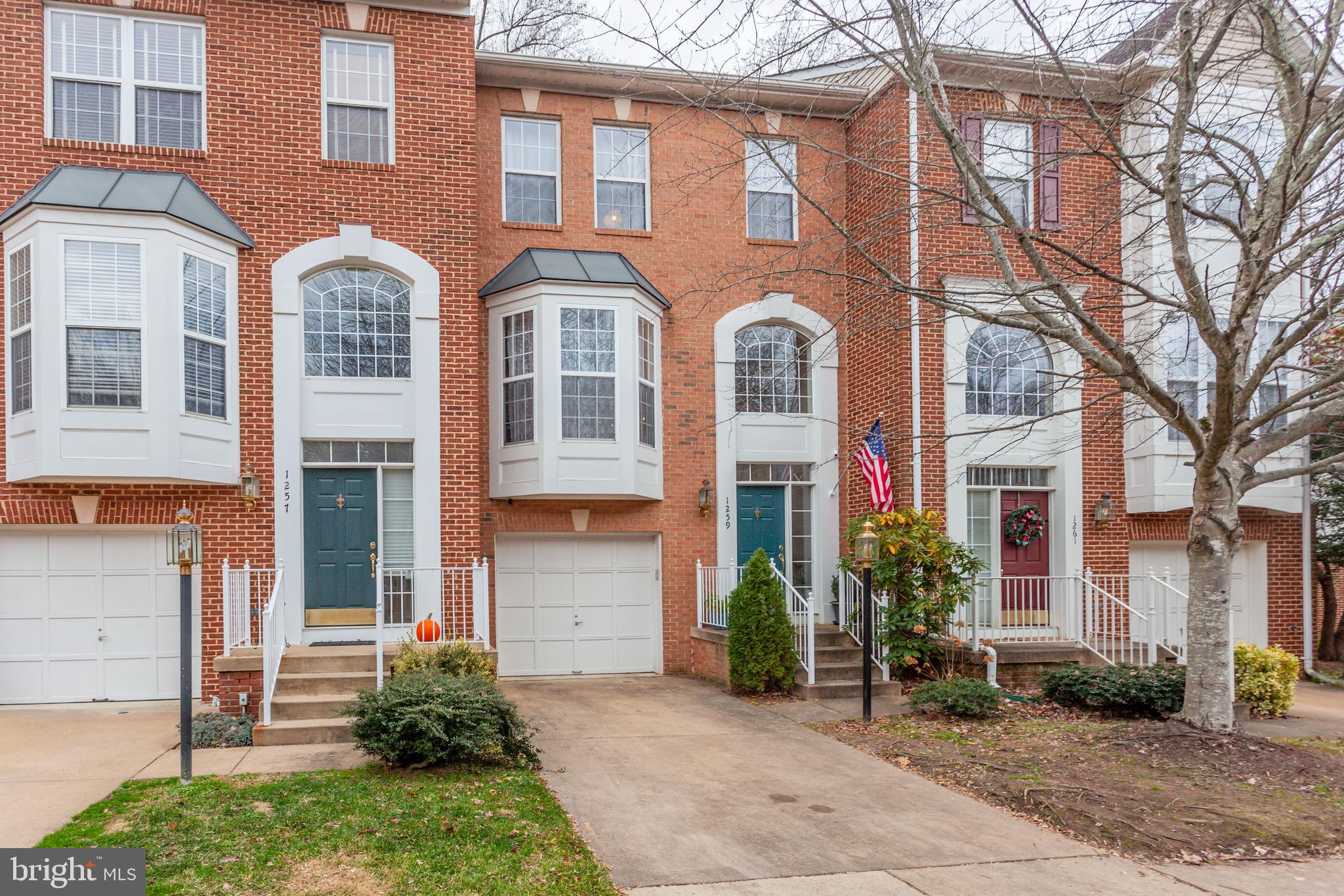 1259 Wild Hawthorn Way Reston, VA 20194 - Photo 30 of 39 Gallery Image 30