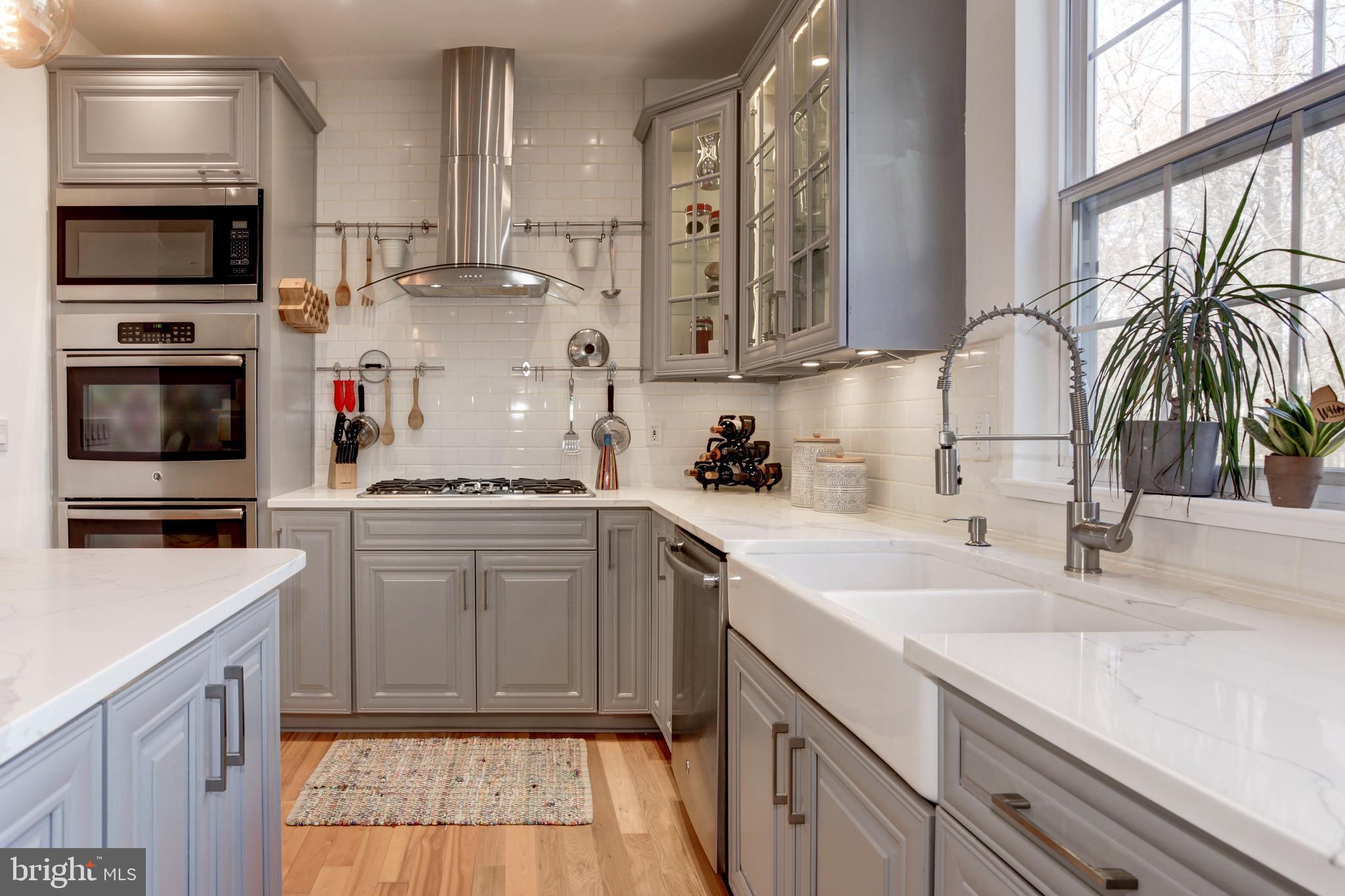 1259 Wild Hawthorn Way Reston, VA 20194 - Photo 3 of 39 Gallery Image 3
