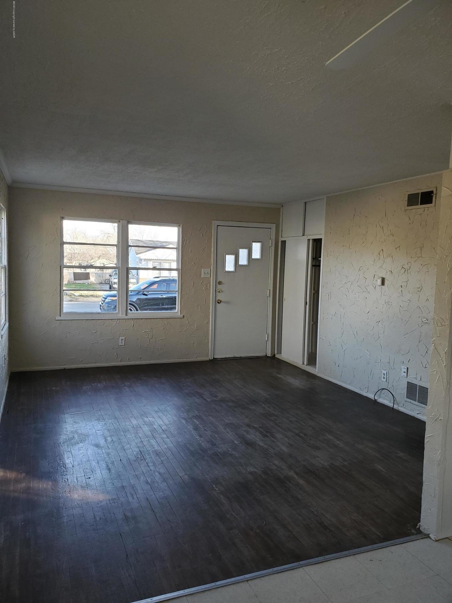4906 Bowie Street Amarillo, TX 79110 - Photo 4 of 13 20200108_162445