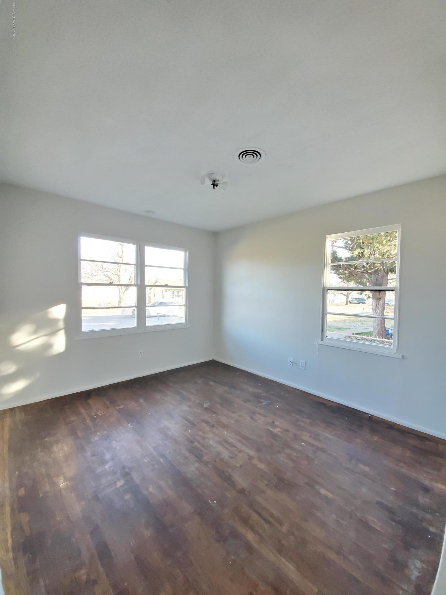 4906 Bowie Street Amarillo, TX 79110 - Photo 7 of 13 20200108_161947