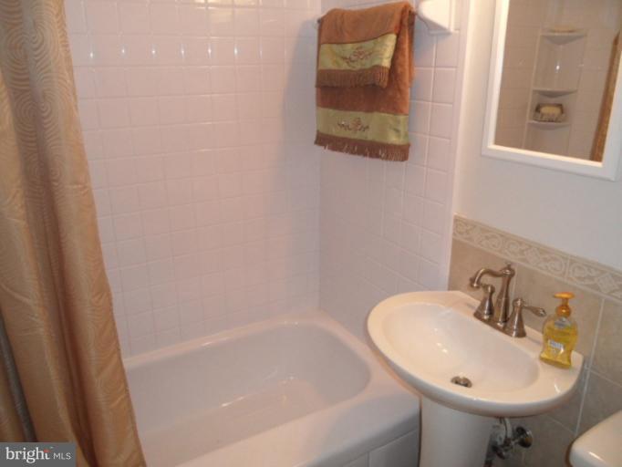7714 Bender Road Hyattsville, MD 20785 - Photo 5 of 25 Bath