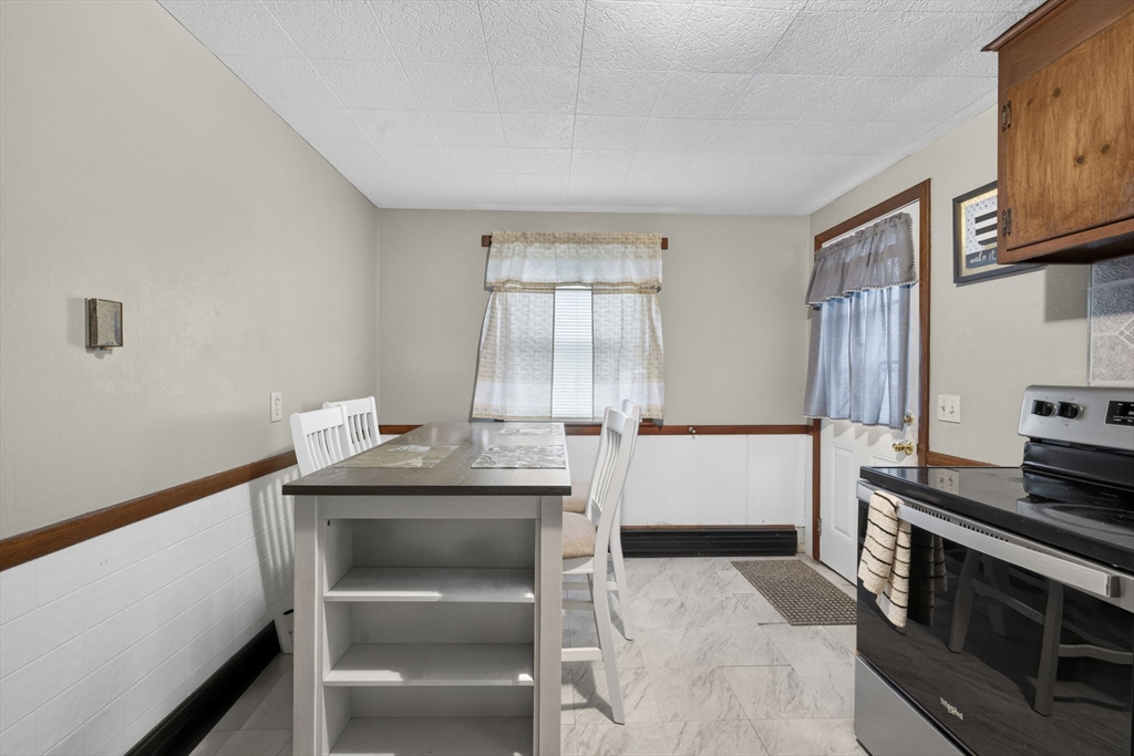 46-48 Fenwick Street Springfield, MA 01109 - Photo 9 of 18 Gallery Image 9