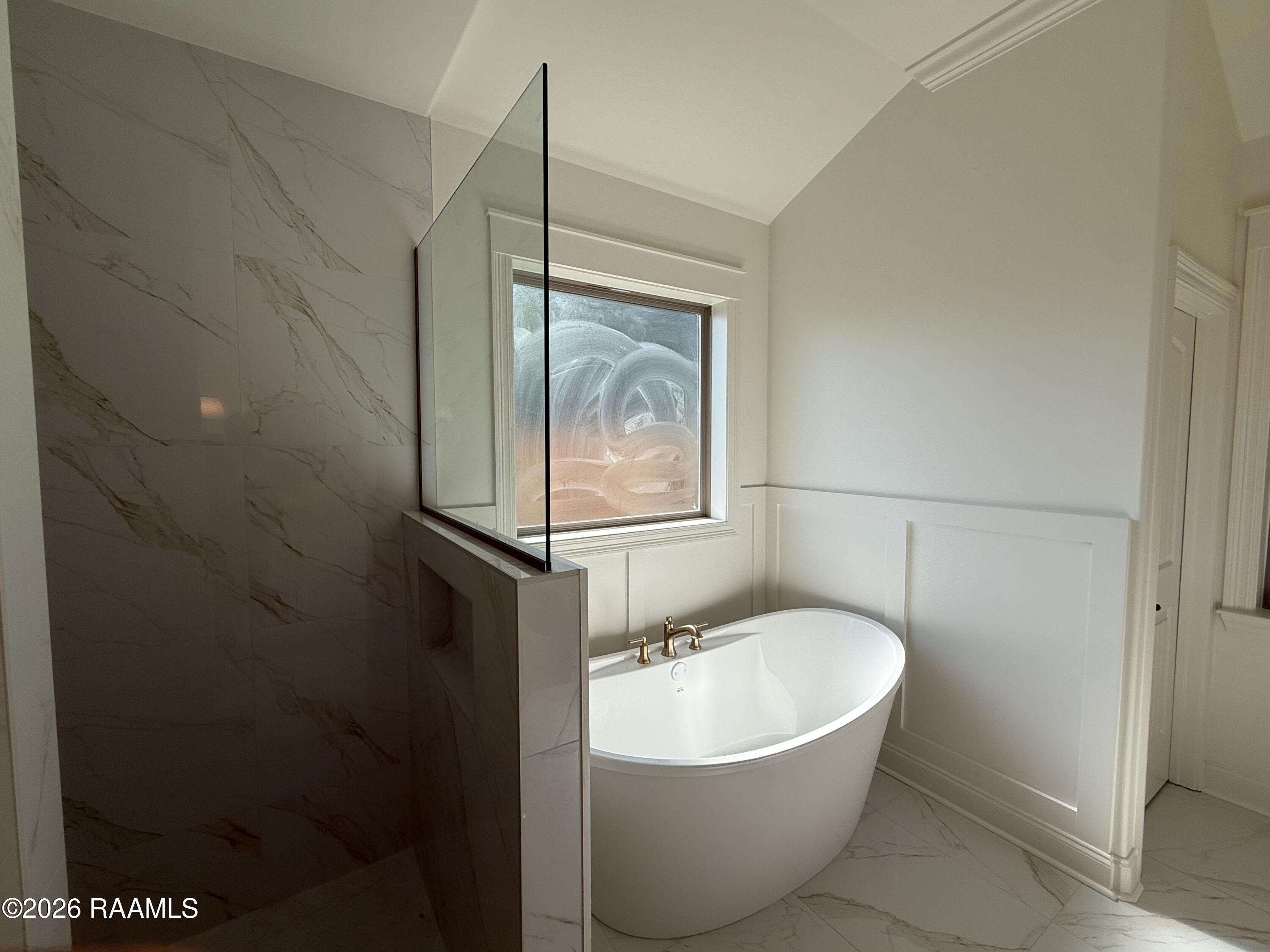 202 Spring Meadow Drive Broussard, LA 70518 - Photo 10 of 23 Primary Bathroom