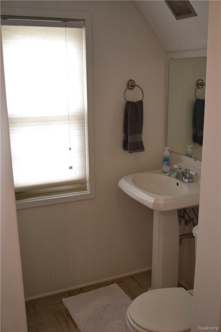 1641 Roslyn Road Grosse Pointe, MI 48236 - Photo 26 of 32 DSC_1214.JPG