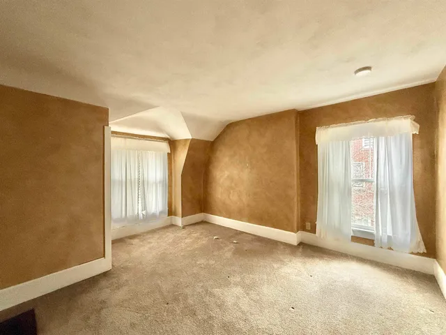 $264,900 | 647 Milwaukee Road, Beloit, WI 53511