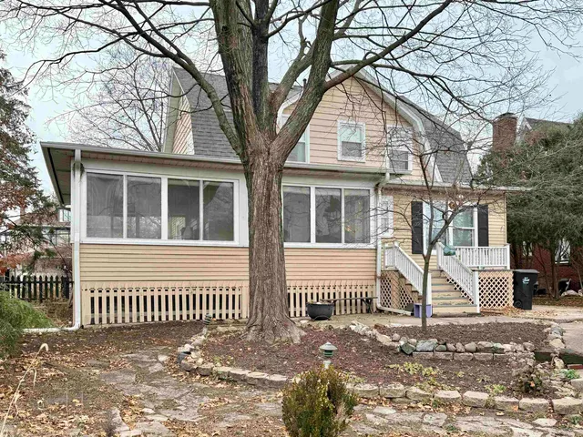 $264,900 | 647 Milwaukee Road, Beloit, WI 53511