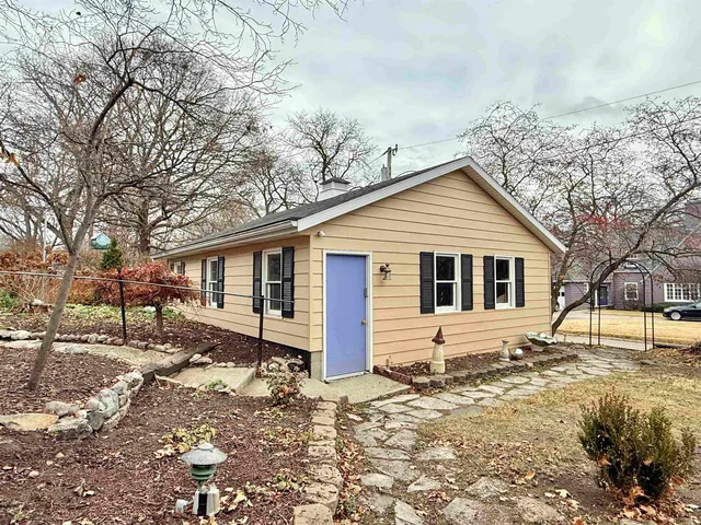 $264,900 | 647 Milwaukee Road, Beloit, WI 53511