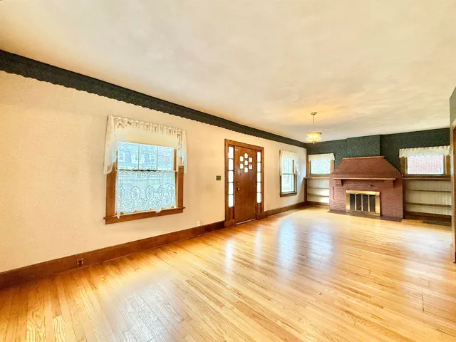 $264,900 | 647 Milwaukee Road, Beloit, WI 53511