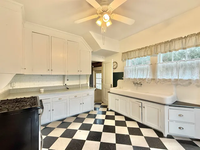 $264,900 | 647 Milwaukee Road, Beloit, WI 53511