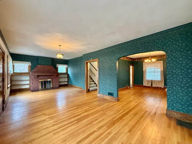 $264,900 | 647 Milwaukee Road, Beloit, WI 53511