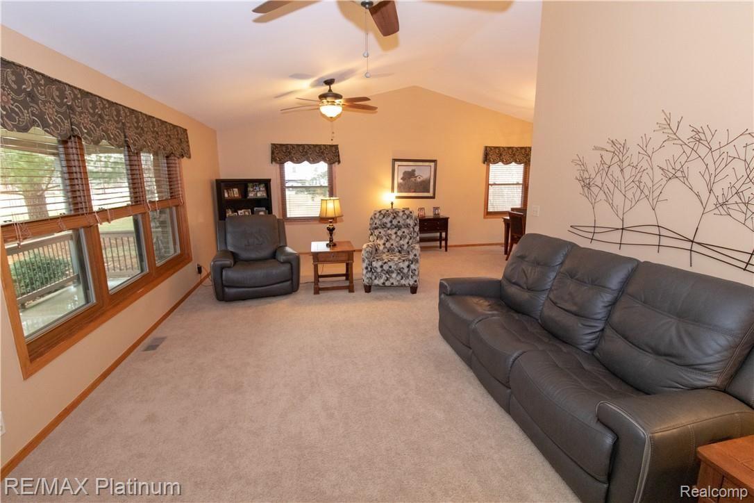 8056 Rachael Court Pinckney, MI 48169 - Photo 3 of 34 IMG_1283.jpg