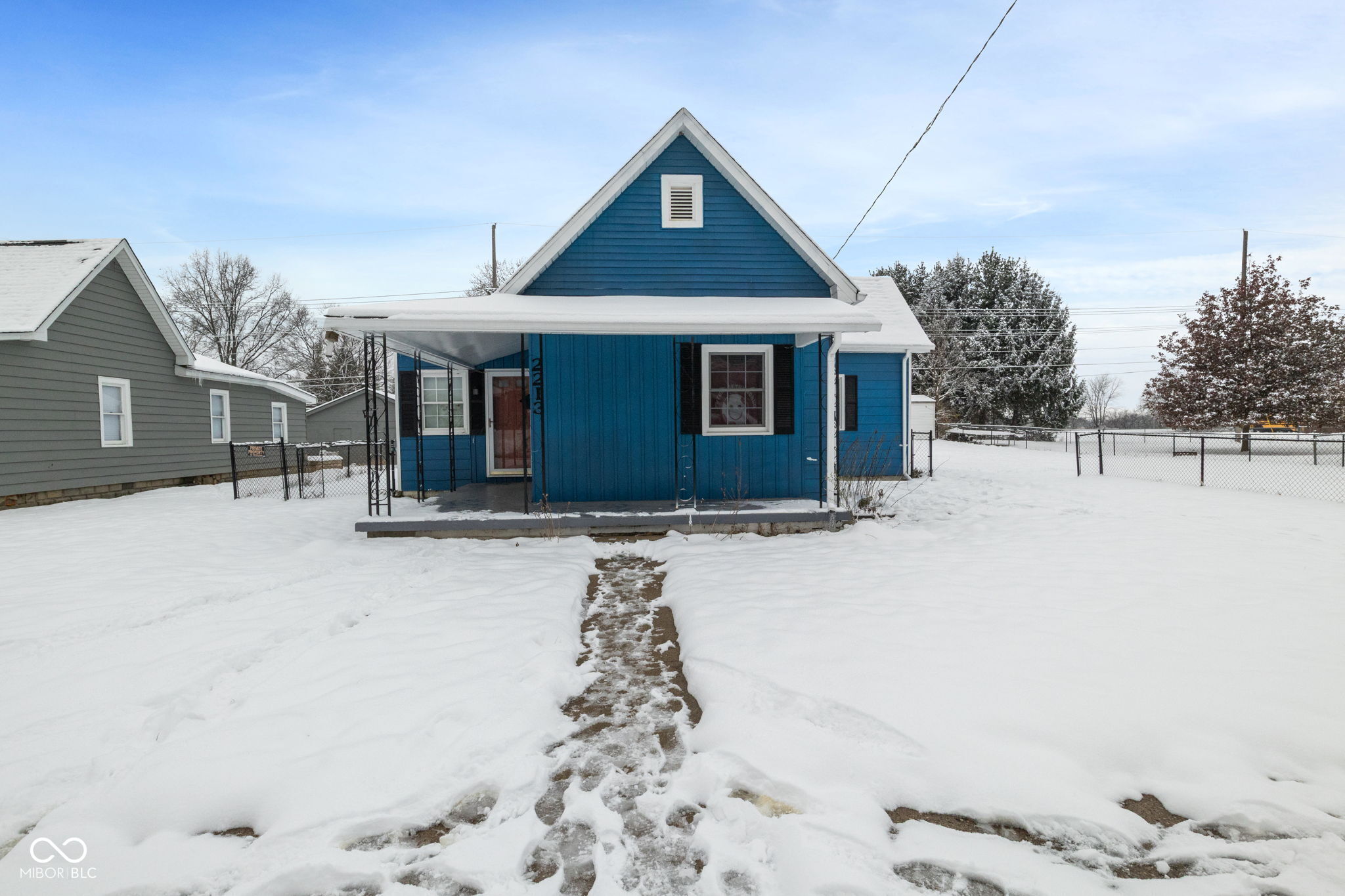 2213 Lafayette Street Anderson, IN 46012 - Photo 2 of 29