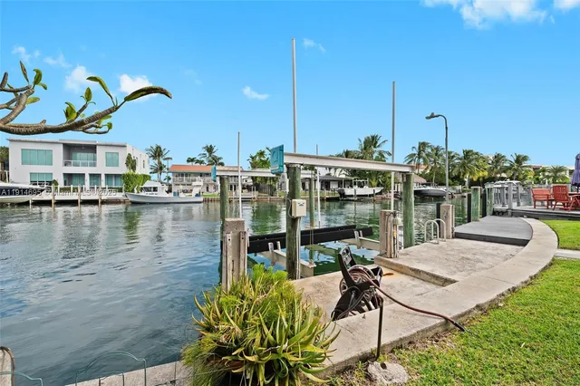$4,290,000 | 2015 Northeast 120th Road, North Miami, FL 33181