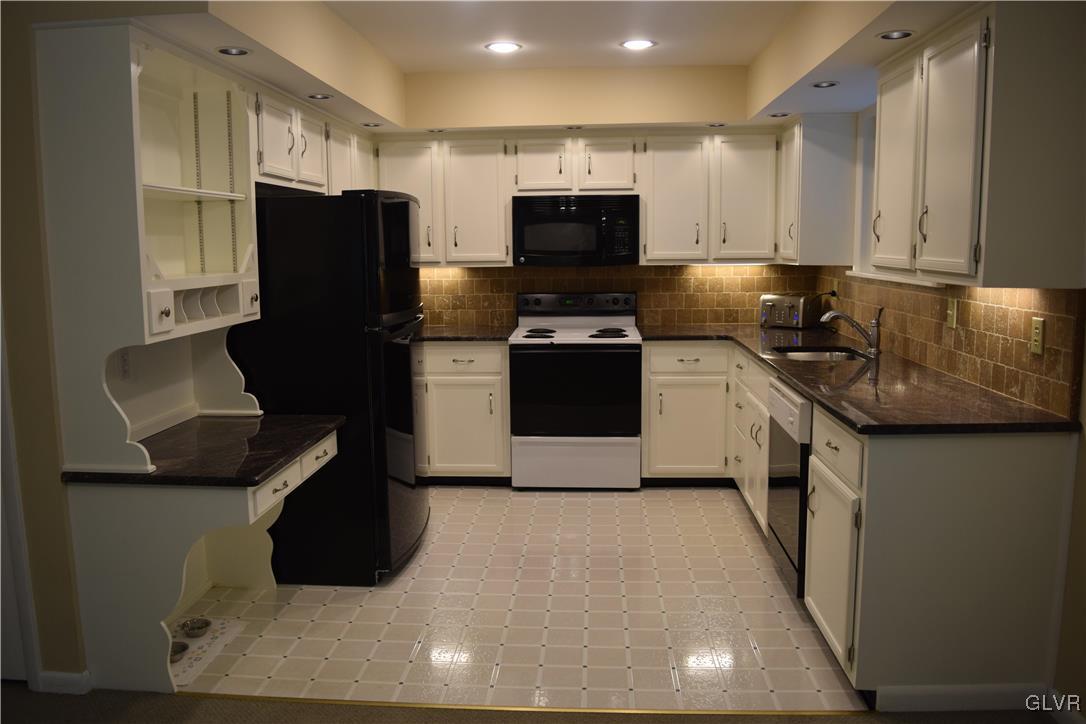 423 Hickory Valley Road Stroudsburg, PA 18360 - Photo 6 of 41 Gallery Image 6