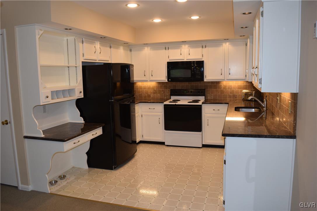 423 Hickory Valley Road Stroudsburg, PA 18360 - Photo 7 of 41 Gallery Image 7