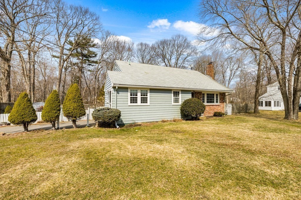 19 Edgewood Road Scituate, MA 02066 - Photo 2 of 32 Gallery Image 2