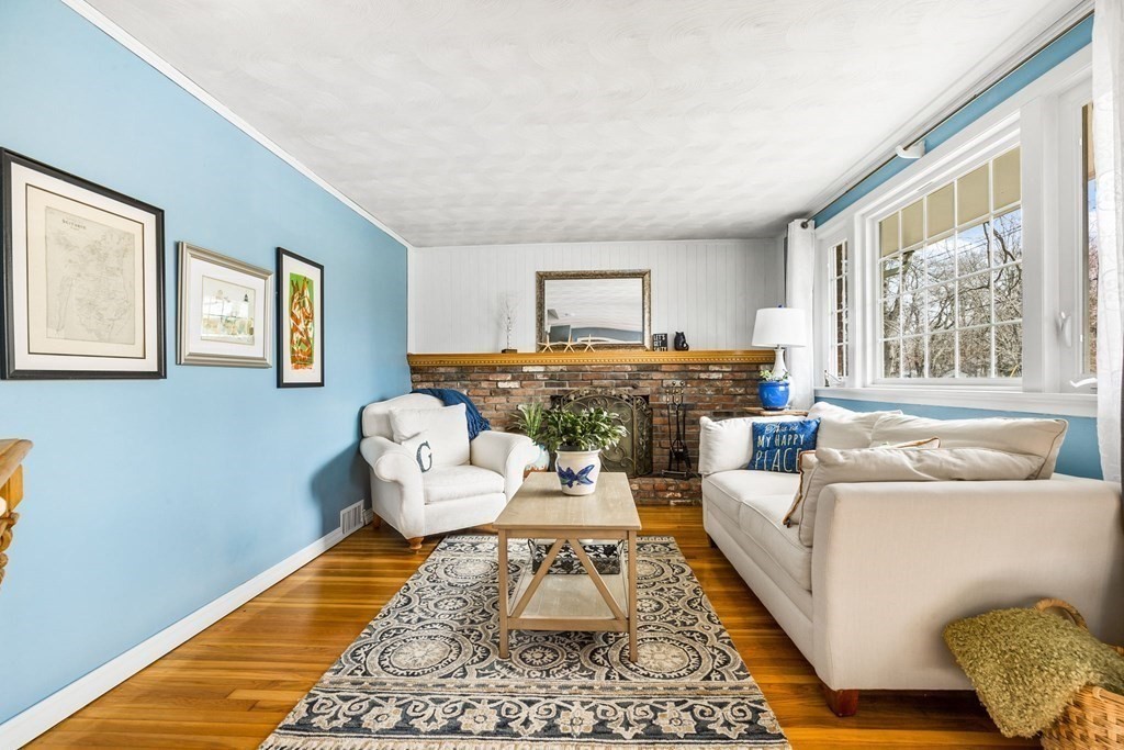 19 Edgewood Road Scituate, MA 02066 - Photo 4 of 32 Gallery Image 4