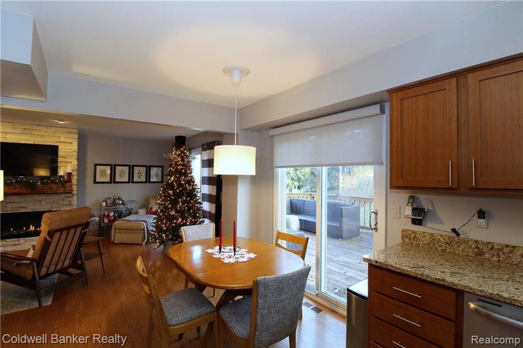 258 Whitney Drive Rochester Hills, MI 48307 - Photo 6 of 22