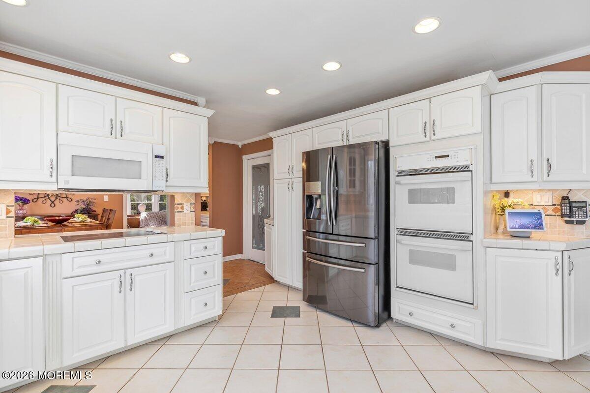 54 Bluefield Road Lincroft, NJ 07738 - Photo 15 of 49 Kitchen