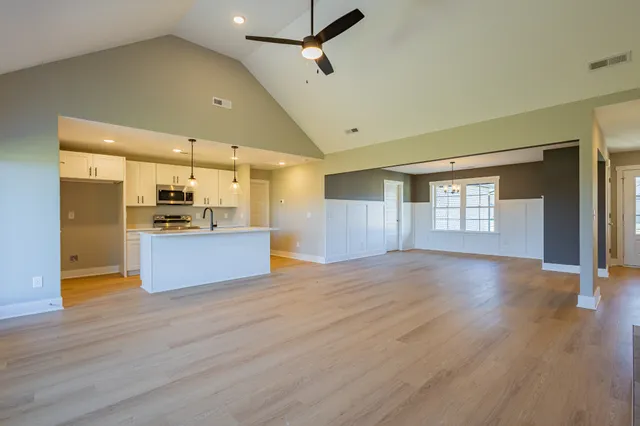 $409,900 | 43 Brooklyn Avenue, Manchester, TN 37355