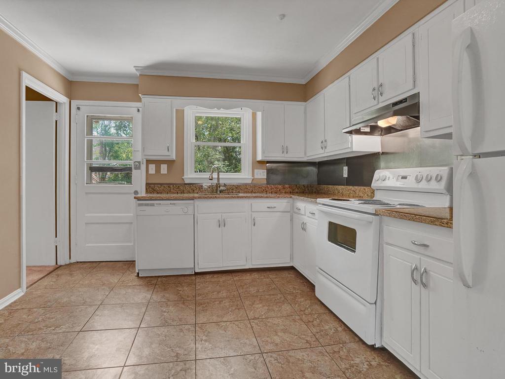 9023 1st Street Lanham, MD 20706 - Photo 34 of 38