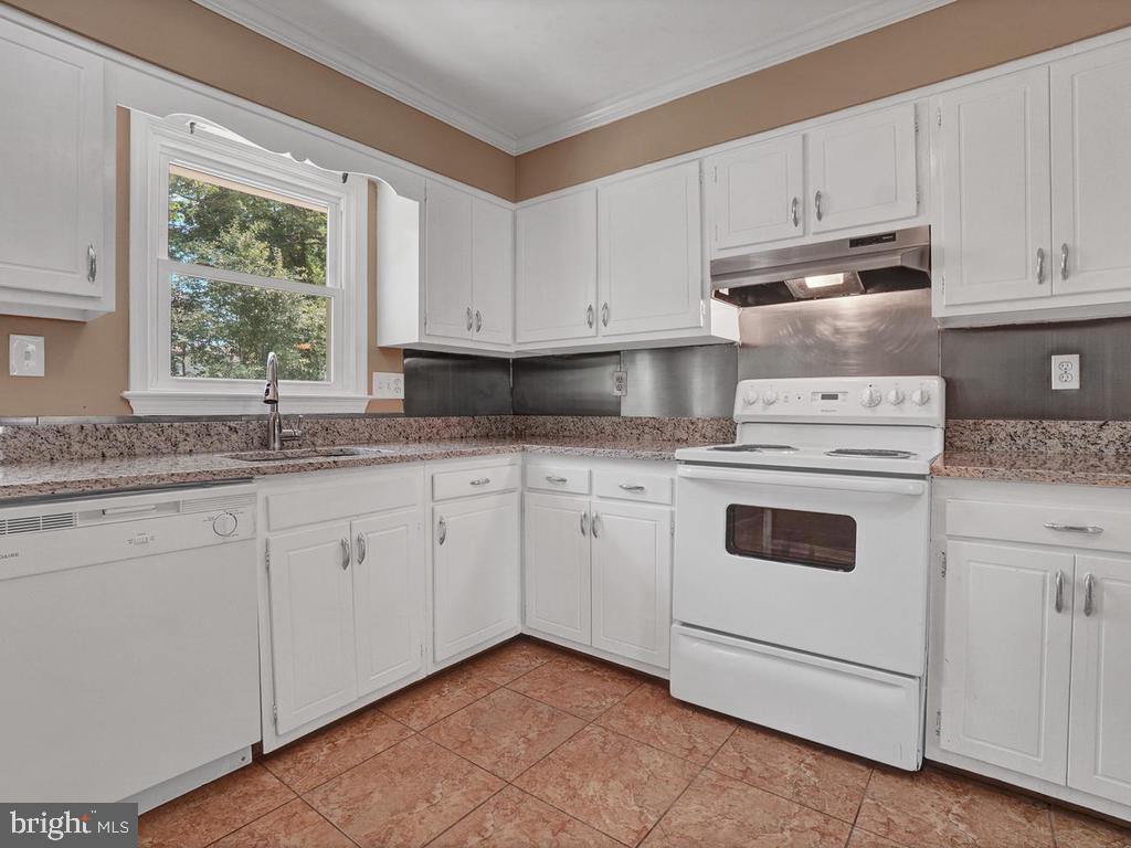 9023 1st Street Lanham, MD 20706 - Photo 35 of 38