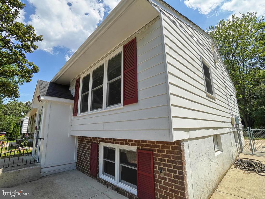9023 1st Street Lanham, MD 20706 - Photo 5 of 38