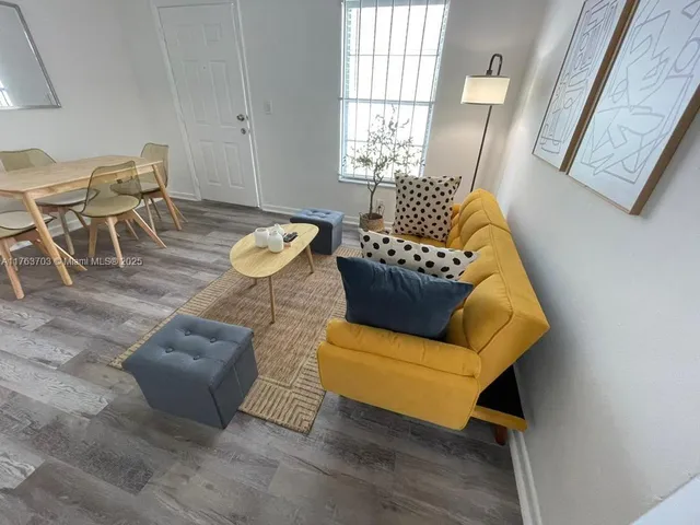 $2,400 | 55 Northwest 11th Avenue, Unit 3, Miami, FL 33128