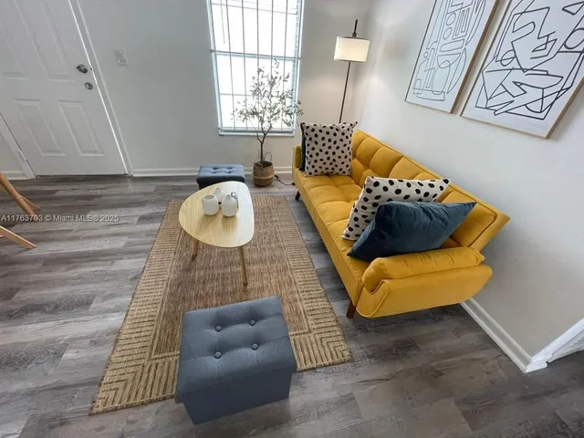 $2,400 | 55 Northwest 11th Avenue, Unit 3, Miami, FL 33128