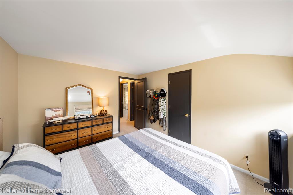 839 Cook Road Grosse Pointe Woods, MI 48236 - Photo 22 of 38