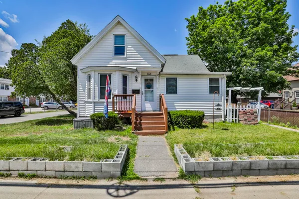 $299,000 | 160 West Hollis Street, Unit B, Nashua, NH 03060