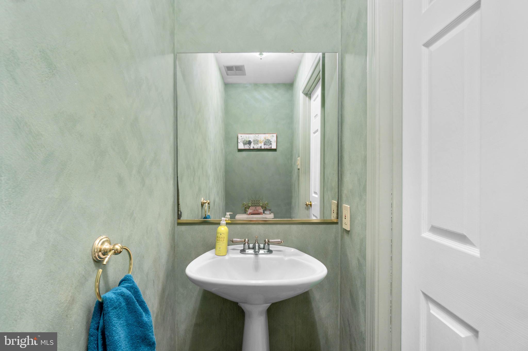 4505 Rusty Gate Ellicott City, MD 21043 - Photo 23 of 50 Main Level Powder Room