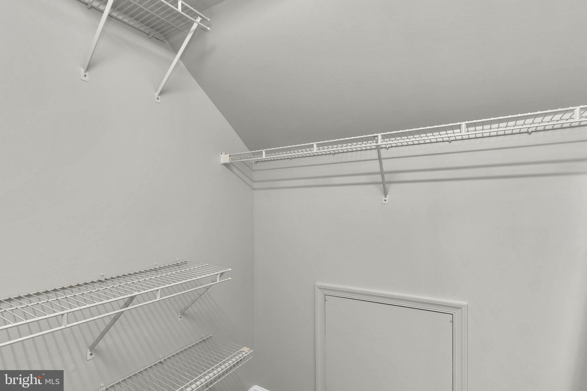 4505 Rusty Gate Ellicott City, MD 21043 - Photo 27 of 50 Right Side Walk-in