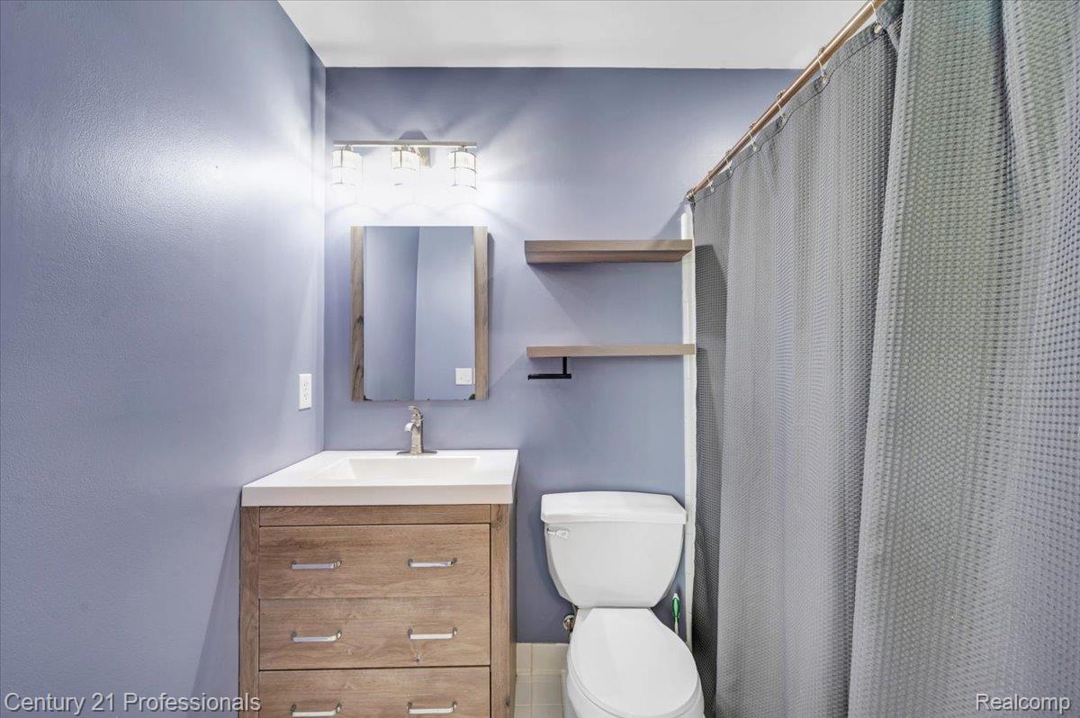 53611 County Line Road New Baltimore, MI 48047 - Photo 17 of 29 22-DSC_3049.jpg