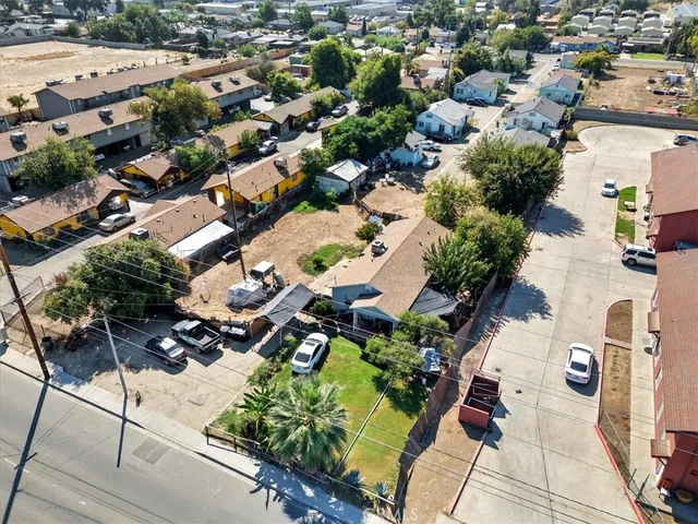 $1,400,000 | 636 East Roosevelt Avenue, Visalia, CA 93292