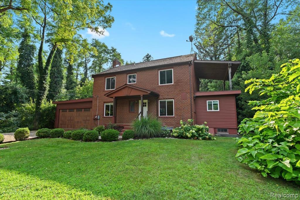 1350 Pettibone Lake Road Highland, MI 48356 - Photo 3 of 51