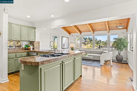 $1,398,000 | 18832 Cindy Way, Castro Valley, CA 94546