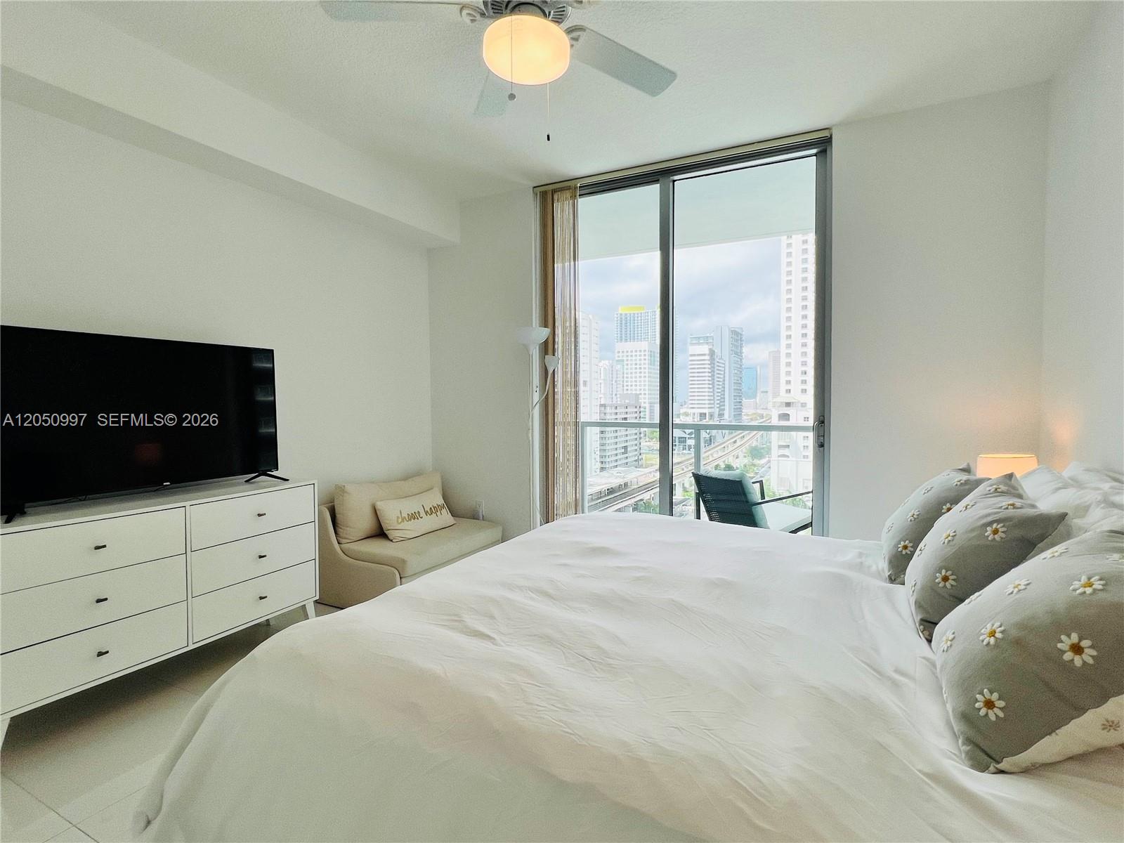 79 Southwest 12th Street, Unit 1510S Miami, FL 33130 - Photo 40 of 56