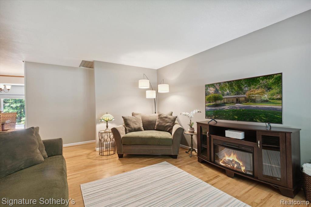 203 Montmorency Road Rochester Hills, MI 48307 - Photo 7 of 28