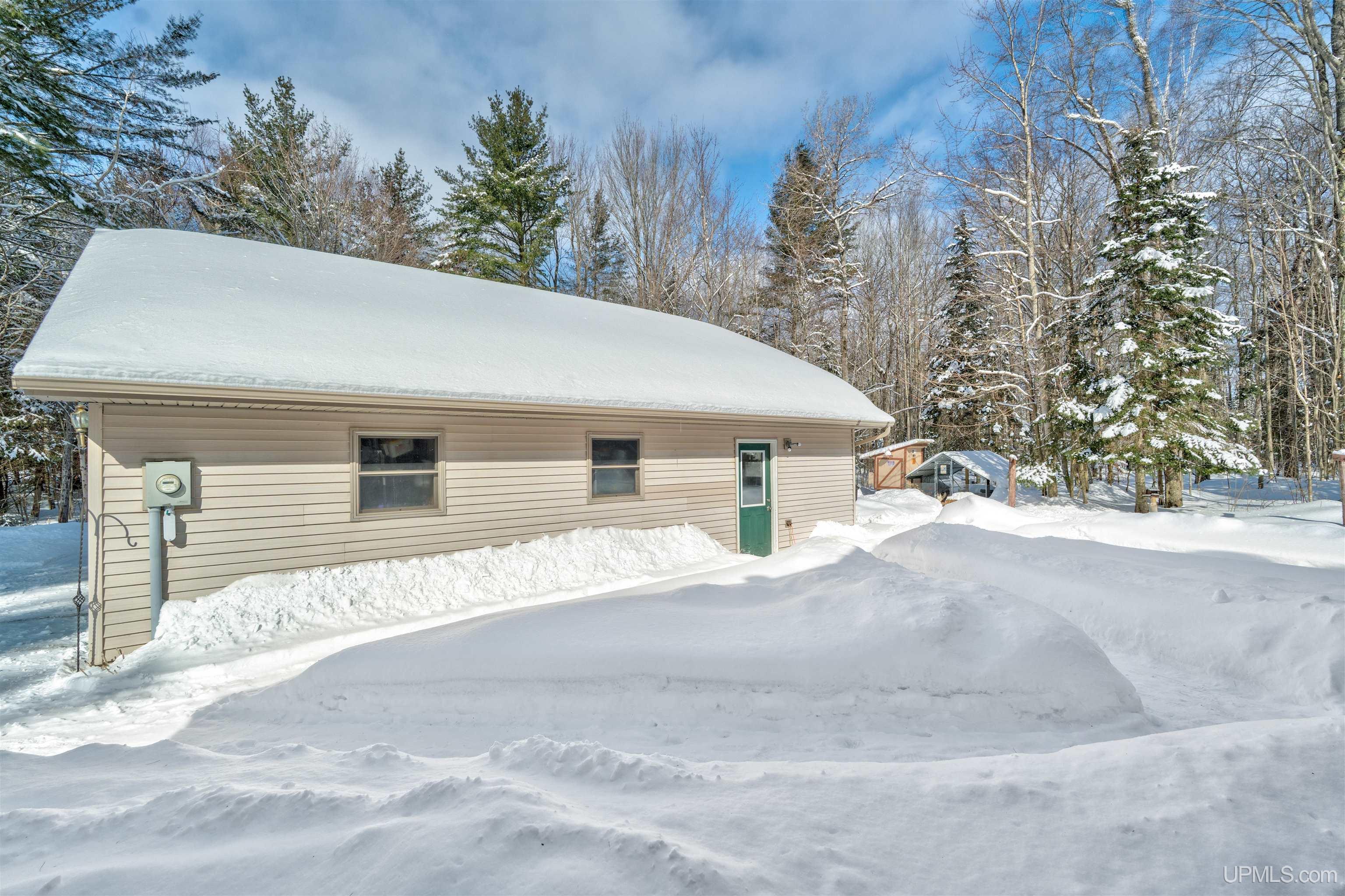 856 River Road Manistique, MI 49854 - Photo 24 of 49