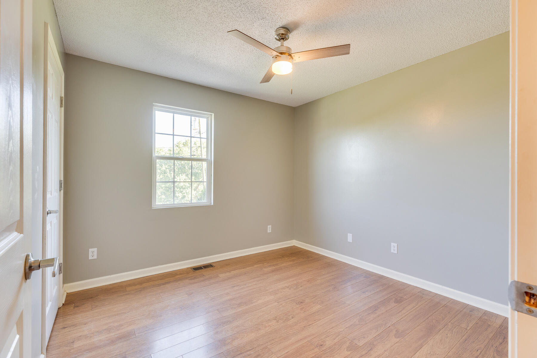 728 Foothills Road Kingsport, TN 37663 - Photo 19 of 43 018